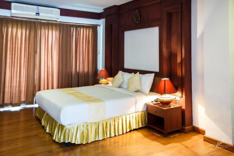 Gassan Legacy Golf Club Otel Lamphun Dış mekan fotoğraf